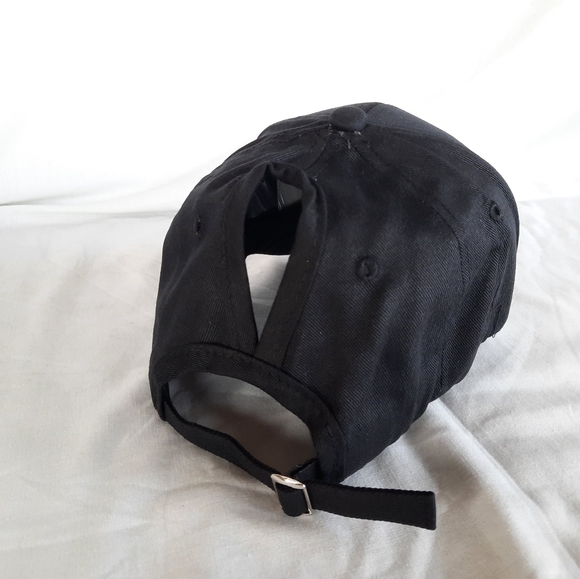 New! Black Pony Tail Hat - Picture 2 of 3